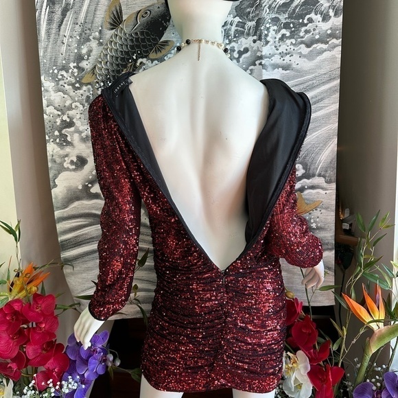 IORANE RED SEQUINED V NECK PEEKABOO MIDDLE SHEATH COCKTAIL DRESS 38/SMALL - Picture 9 of 11